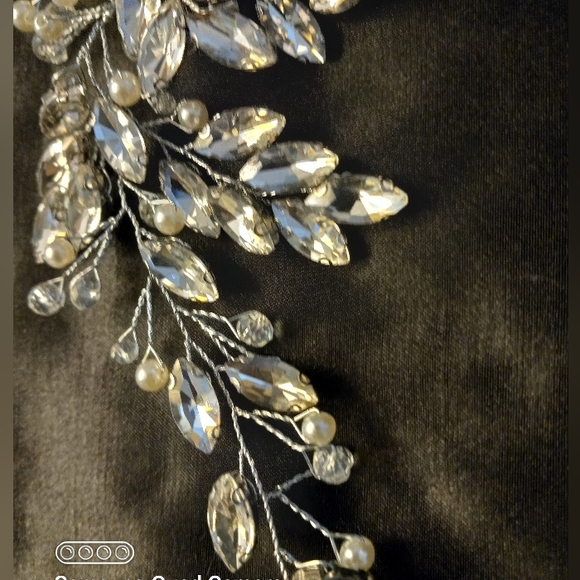 Rhinestone Handmade Bridal Hair Comb Accessory - Picture 5 of 14